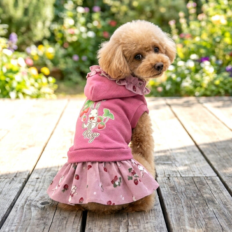 【犬服 犬 服 犬の服 名入れ 秋服 冬服用】愛犬のお名前入り うさぎとイチゴのコーデュロイワンピース【フリルストロベリートレーナードッグ ペット ウェア ダックス トイプードル チワワ タムベディおしゃれ ポメ】(L/)
